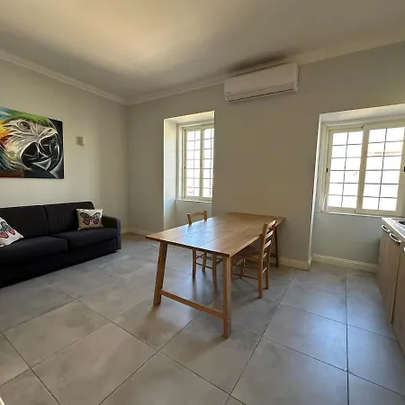 Minimal, Breezy, Coastal Chic Life *