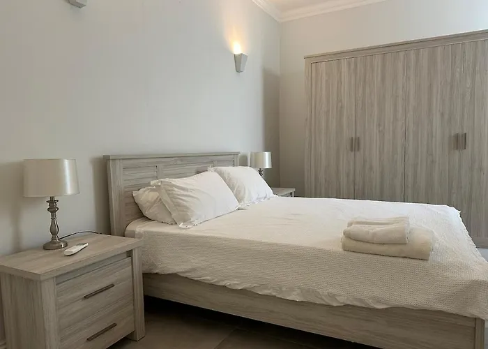 Minimal, Breezy, Coastal Chic Life *