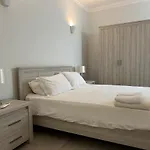 Minimal, Breezy, Coastal Chic Life *