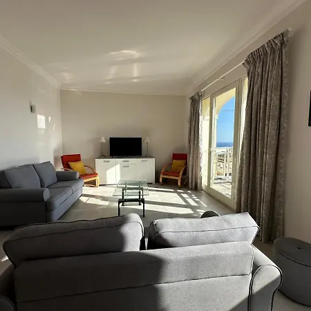 Apartment Minimal, Breezy, Coastal Chic Life *