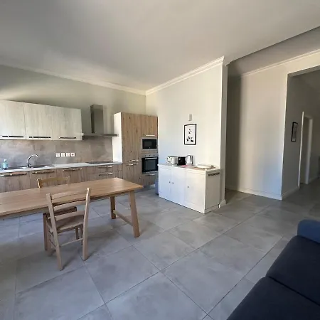 Minimal, Breezy, Coastal Chic Life *