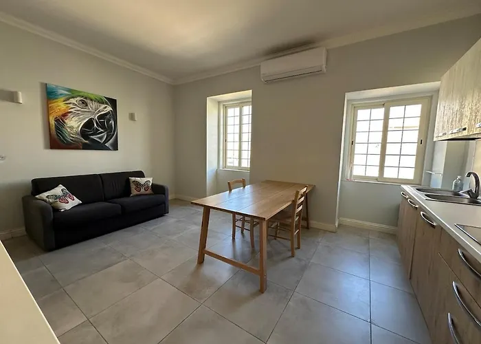 Minimal, Breezy, Coastal Chic Life *