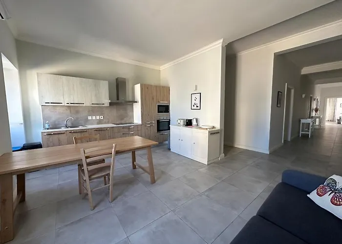 Minimal, Breezy, Coastal Chic Life *